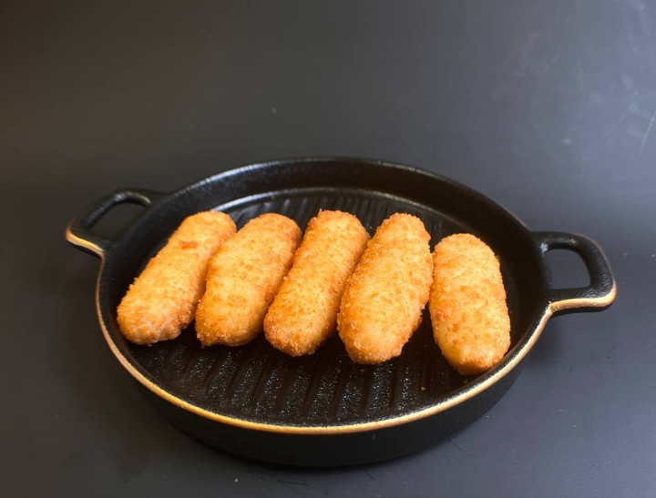 Сырные палочки в кляре